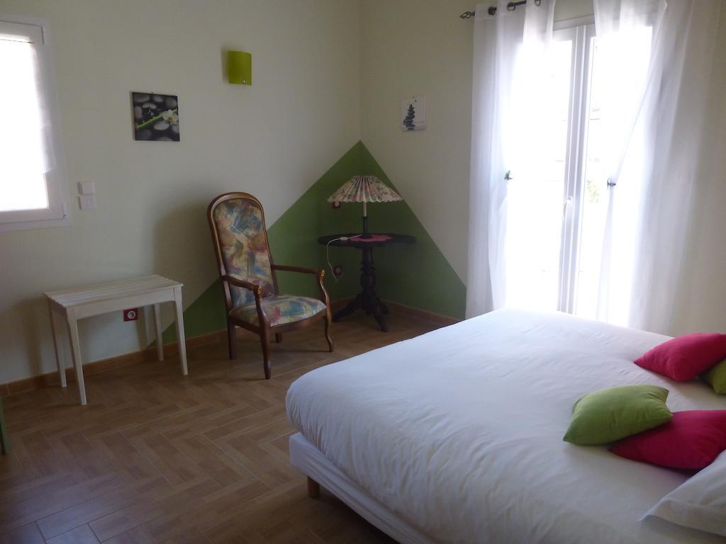 Domaine De Flo Adult A Partir De 16 Ans Acomodação com café da manhã Saint-Jean-de-la-Blaquiere Quarto foto
