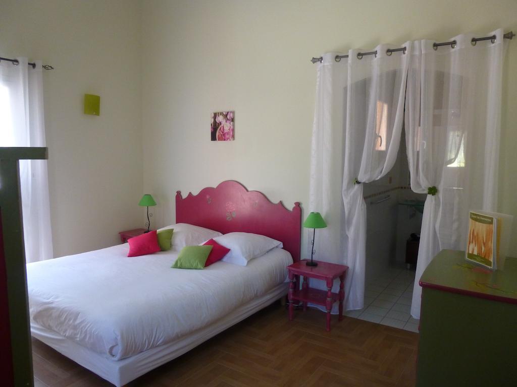Domaine De Flo Adult A Partir De 16 Ans Acomodação com café da manhã Saint-Jean-de-la-Blaquiere Quarto foto